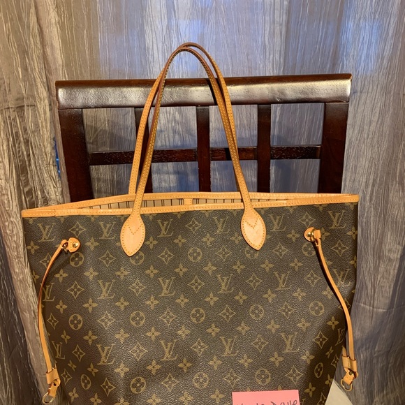 SOLD Louis Vuitton Neverfull MM Monogram - Picture 2 of 8